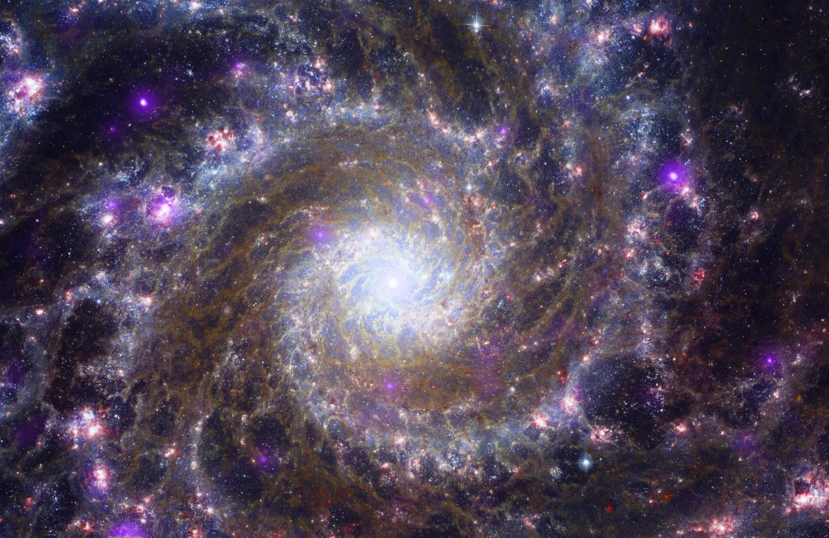 M74 image