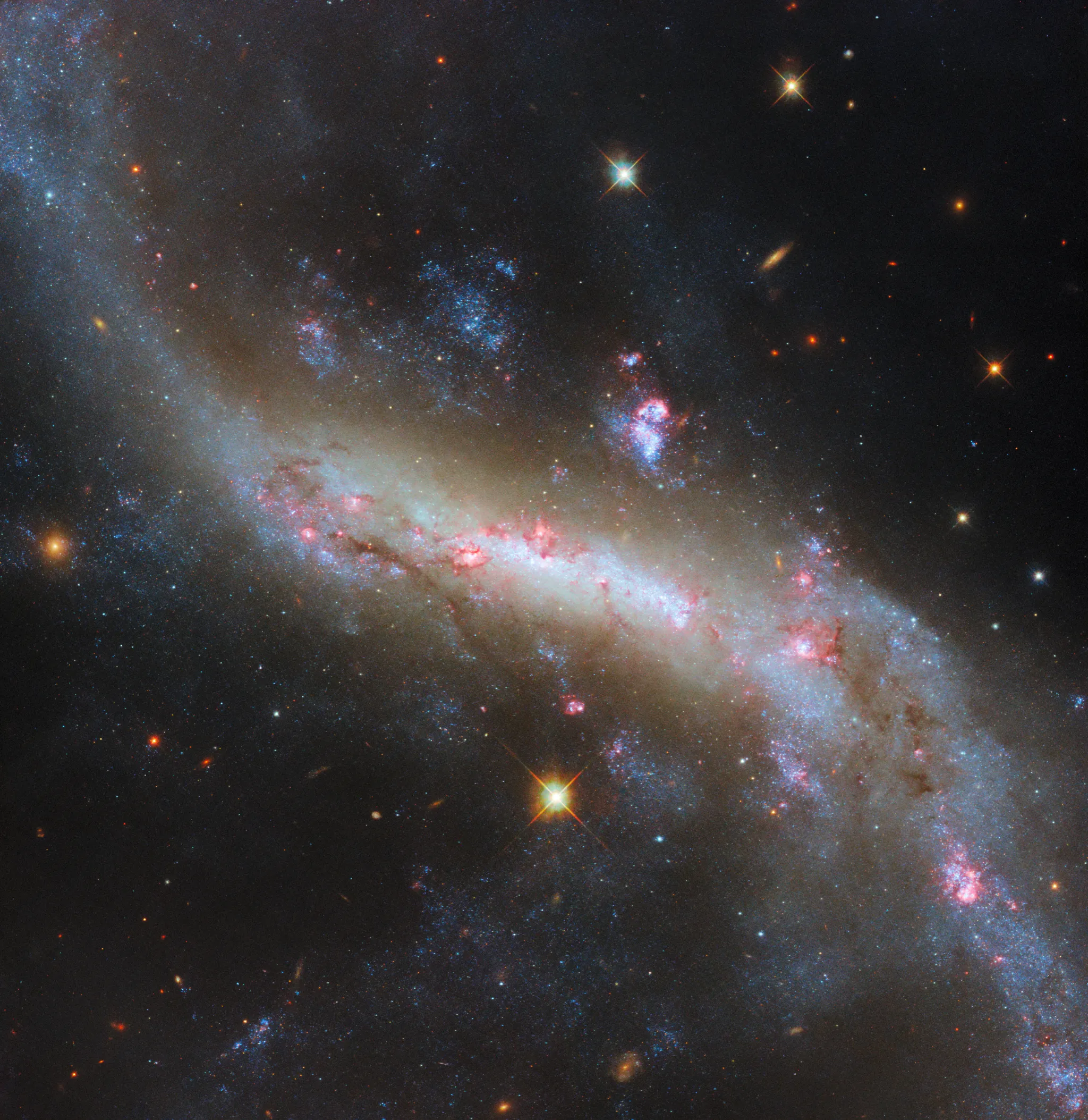 Hubble telescope ngc4731-potw2422a image